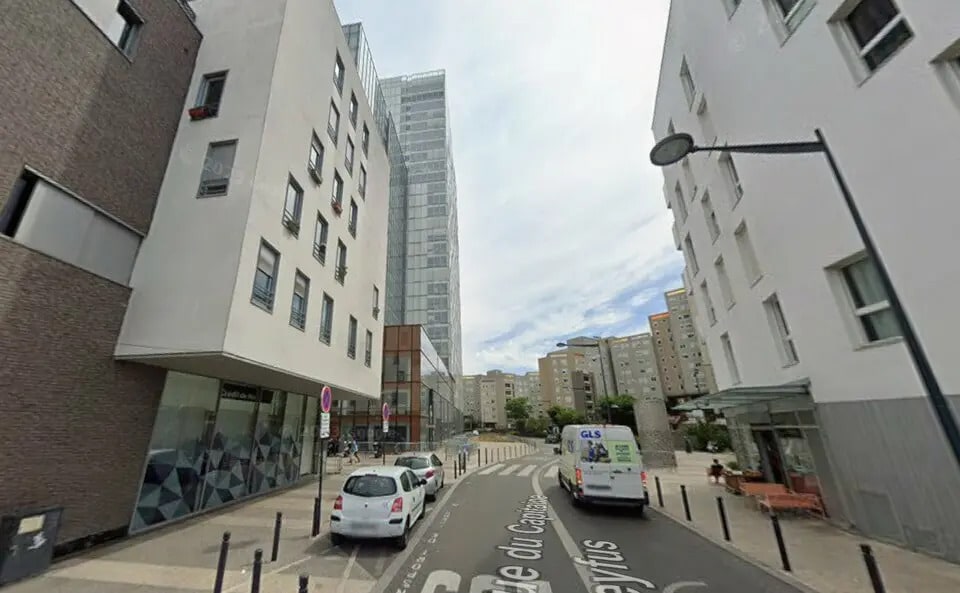 Location Commerce 180 m² - Photo 1