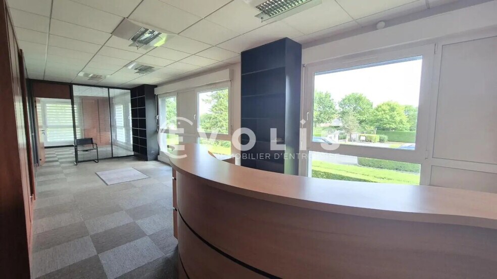 Office in Magny-le-Hongre for lease - Interior Photo - Image 3 of 5