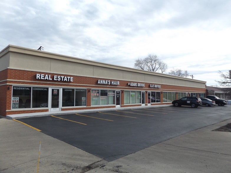 1005-1015 S Arlington Heights Rd, Arlington Heights, IL for lease - Building Photo - Image 2 of 4