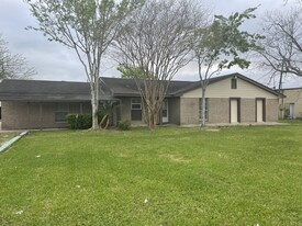 104 Pecan Dr, Friendswood TX - Warehouse