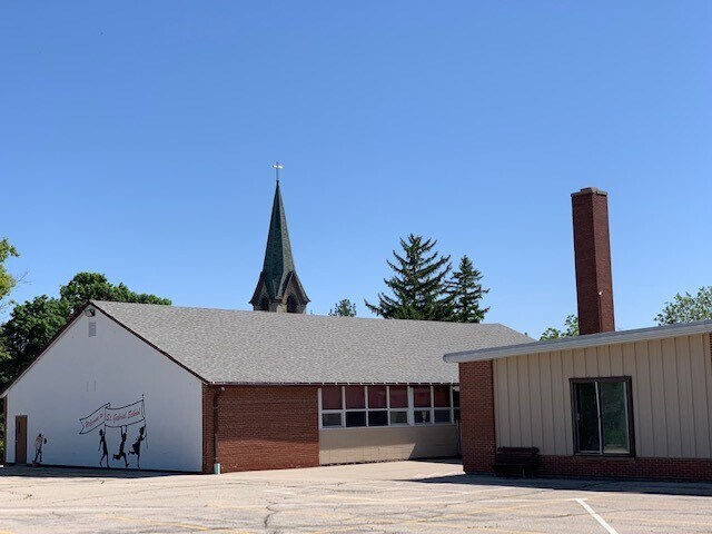 3733 & 3737 Hubertus Rd, Hubertus, WI for sale - Building Photo - Image 3 of 9