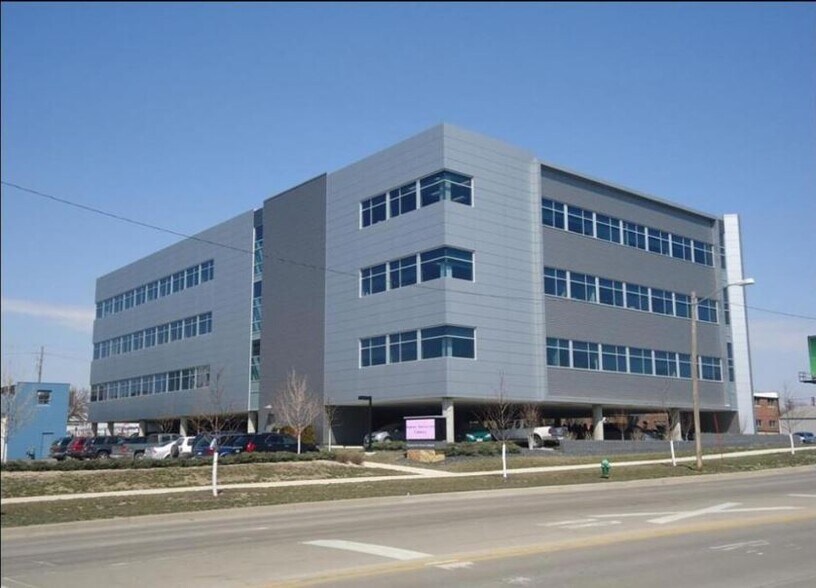 317 7th Ave SE, Cedar Rapids, IA for sale - Primary Photo - Image 1 of 1