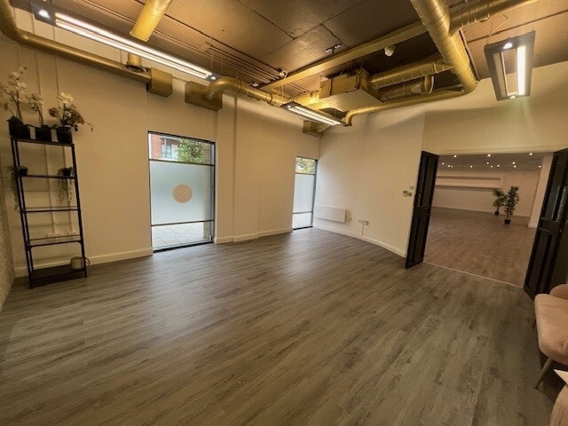 19 Boulevard Dr, London for lease Interior Photo- Image 1 of 6