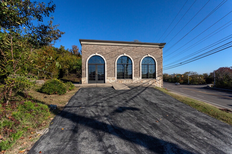 5595 Franklin Pike, Nashville, TN for lease - Building Photo - Image 2 of 13
