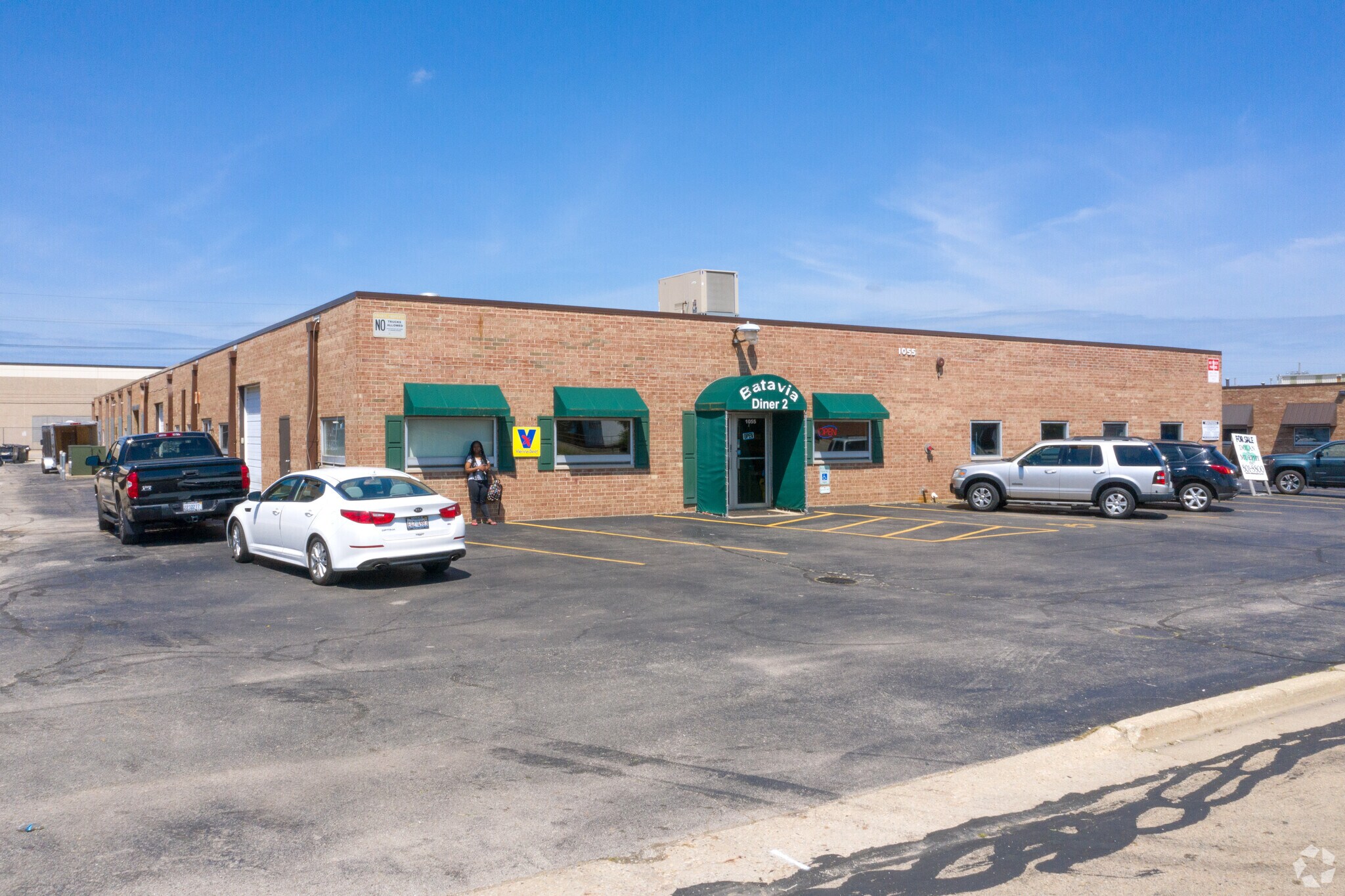 1055 Paramount Pky, Batavia, IL for sale Building Photo- Image 1 of 5