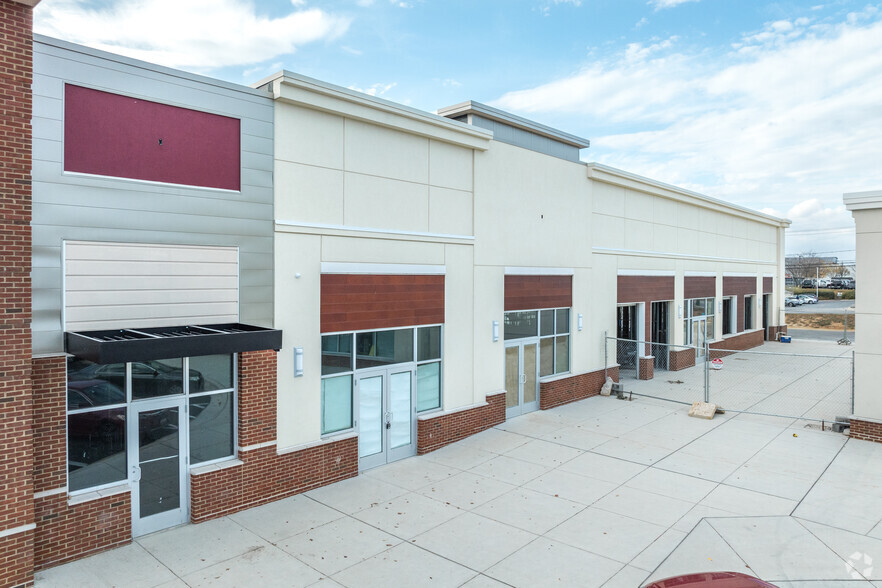 122-150 Cranbrook Rd, Cockeysville, MD for lease - Building Photo - Image 3 of 21