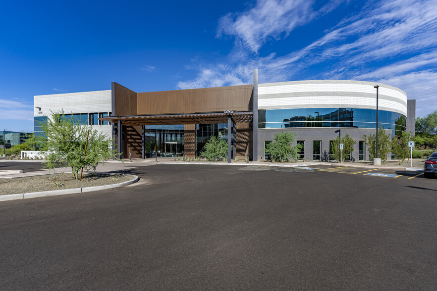 1295 W Washington St, Tempe, AZ for lease - Building Photo - Image 1 of 14