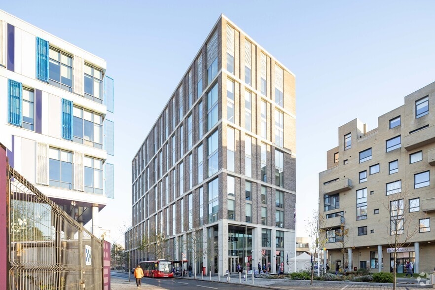 2 Bristol Av, London for sale - Primary Photo - Image 1 of 1