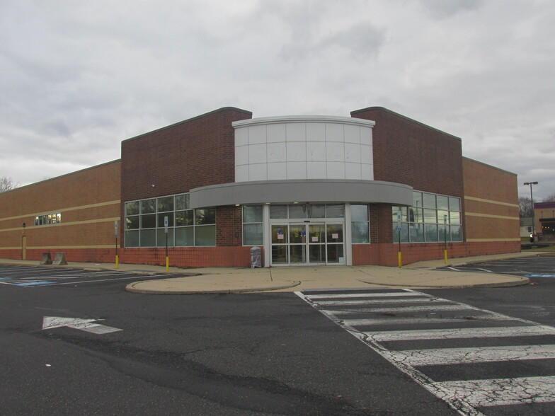 1080 S West End Blvd, Quakertown, PA for lease - Building Photo - Image 1 of 9