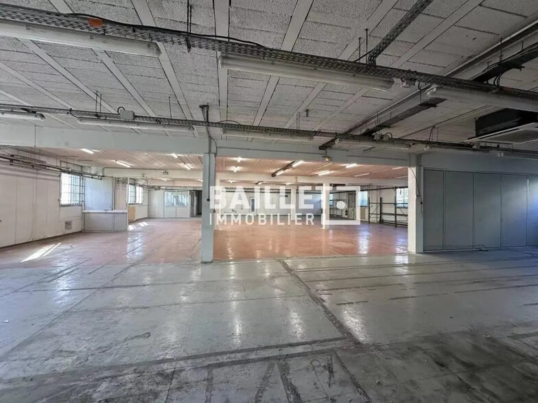 Flex in Villeneuve-Loubet for lease - Interior Photo - Image 3 of 9