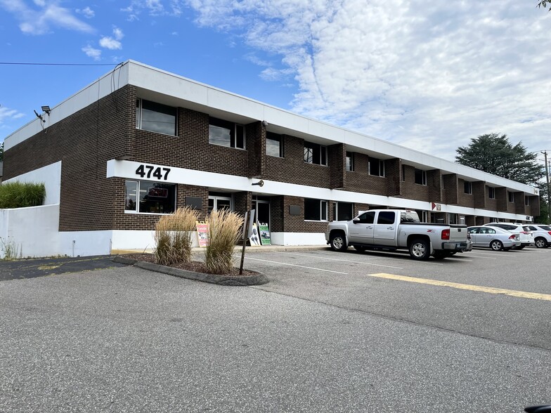 4675-4749 Main St, Bridgeport, CT for sale - Building Photo - Image 2 of 5