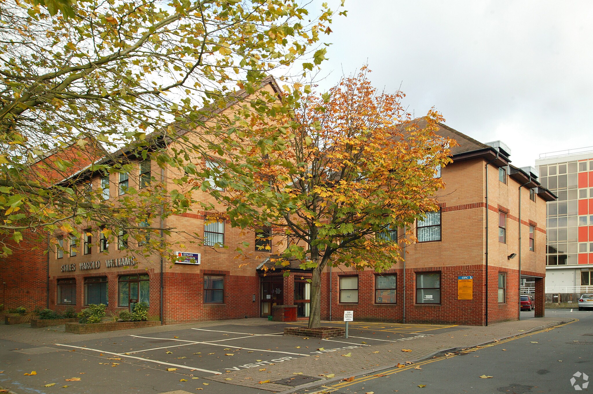 103A High St, Crawley for sale Primary Photo- Image 1 of 1