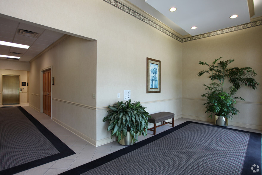 475 West Town Pl, Saint Augustine, FL for lease - Lobby - Image 2 of 13