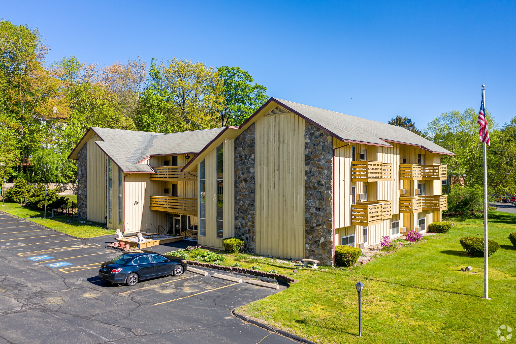 969 Hopmeadow St, Simsbury, CT for sale Primary Photo- Image 1 of 1