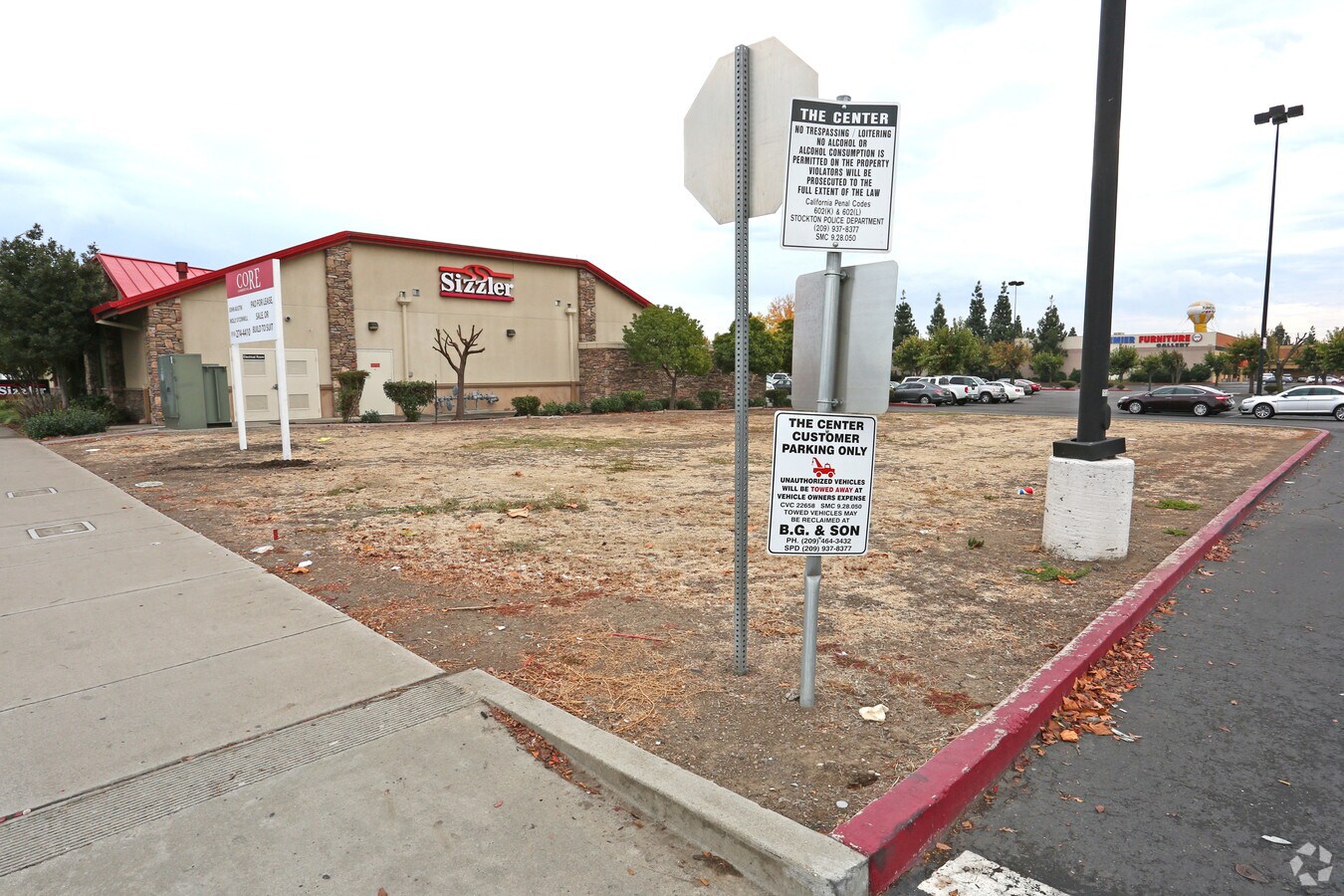 E Hammer Ln, Stockton, CA 95210