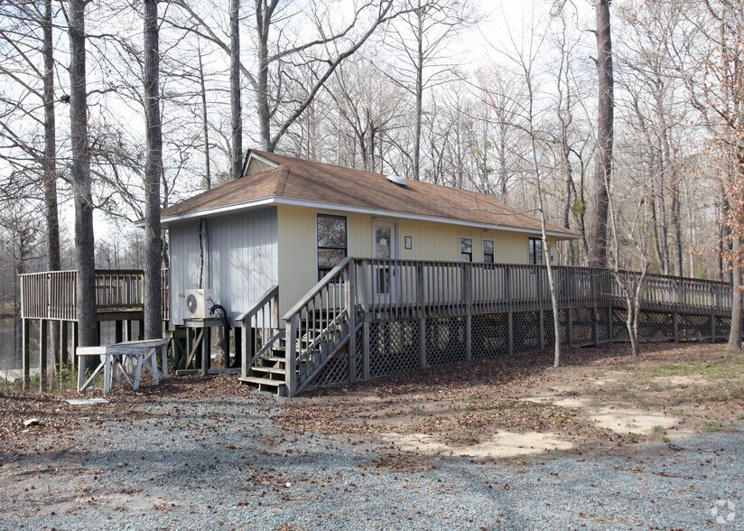 6725 Ocean Hwy E, Winnabow, NC 28479