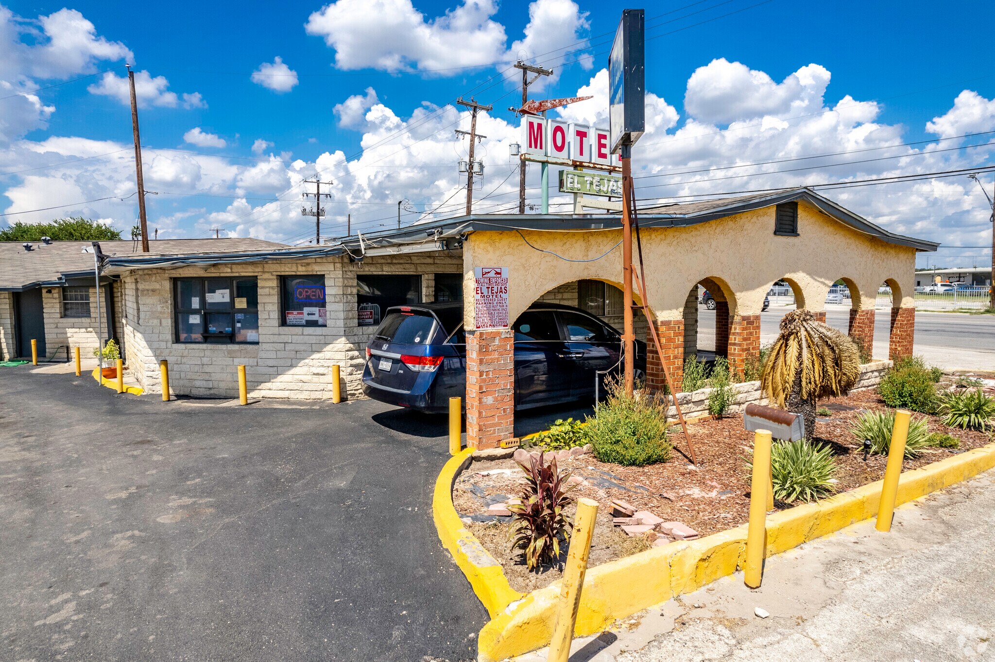 2727 Roosevelt Ave, San Antonio, TX for sale Primary Photo- Image 1 of 1