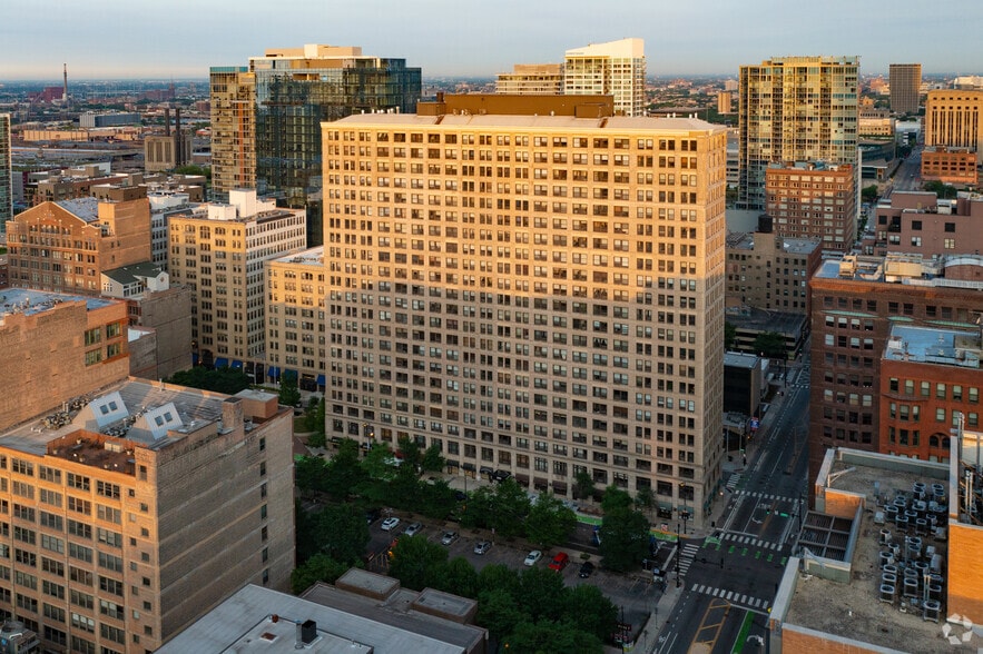 620 S Dearborn St, Chicago, IL for lease - Building Photo - Image 3 of 6