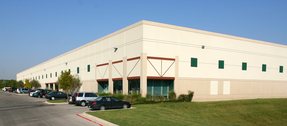 8291 Springdale Rd, Austin, TX for lease - Building Photo - Image 2 of 8