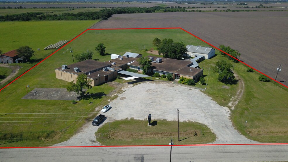 1952 Guadalupe, Victoria, TX for sale - Primary Photo - Image 1 of 1