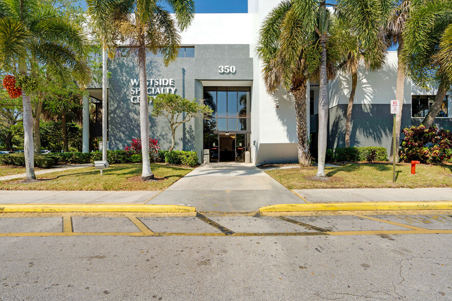 350 N Pine Island Rd, Plantation, FL for sale - Building Photo - Image 1 of 1