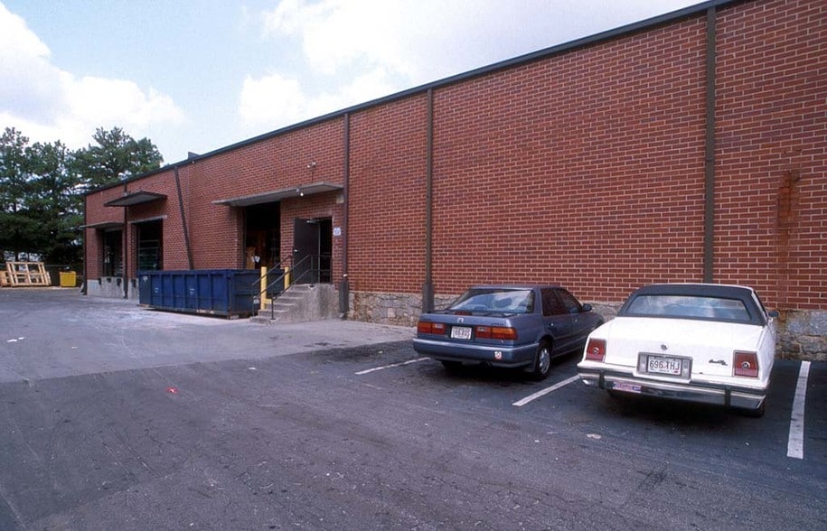 1548 Stone Ridge Dr, Stone Mountain, GA for lease - Building Photo - Image 2 of 12