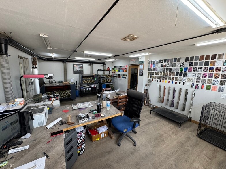 305 Central Ave, Wiggins, CO for lease - Interior Photo - Image 3 of 20