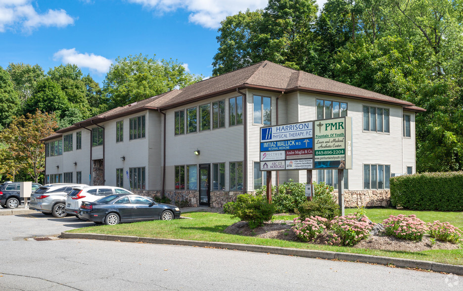 798 Route 9, Fishkill, NY for lease - Building Photo - Image 1 of 4