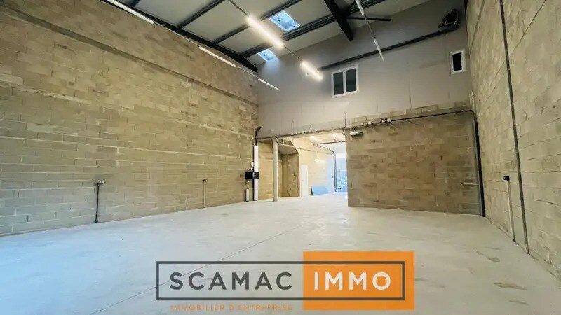 Industrial in ÉTRÉCHY for lease - Interior Photo - Image 2 of 6