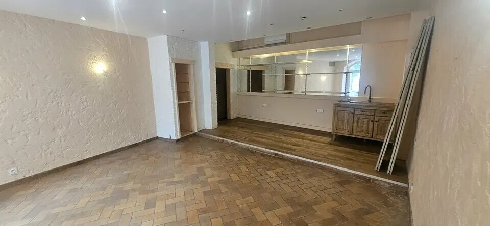 Retail in Antibes for lease Interior Photo- Image 1 of 5