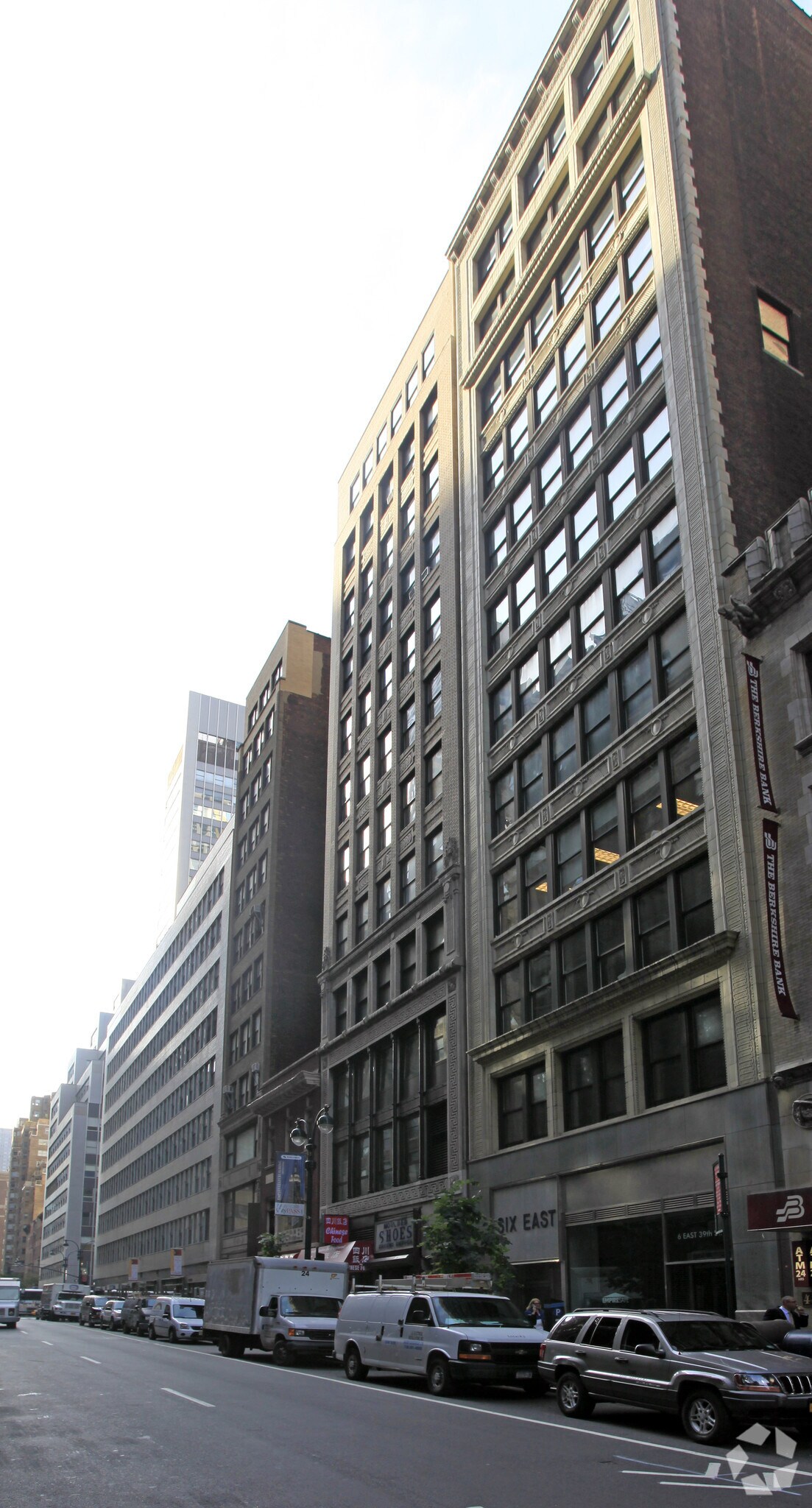 10 E 39th St, New York, NY 10016 Retail for Lease