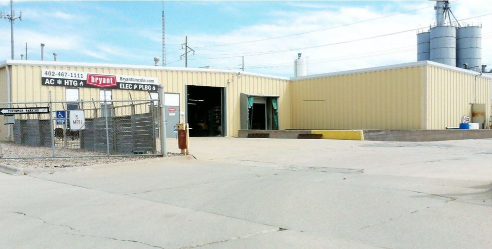 5401 Cornhusker Hwy, Lincoln, NE, 68504 - Warehouse Property For Sale ...