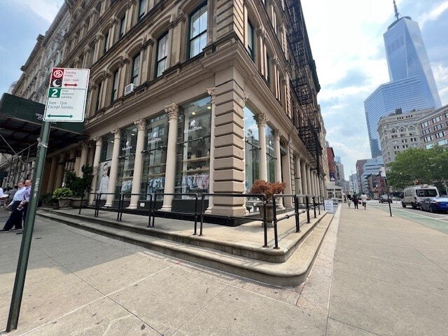 115-123 W Broadway, New York, NY for lease - Building Photo - Image 3 of 9