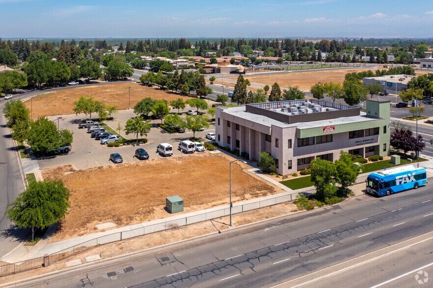 7005-7055 N Milburn Ave, Fresno, CA for lease - Aerial - Image 2 of 5