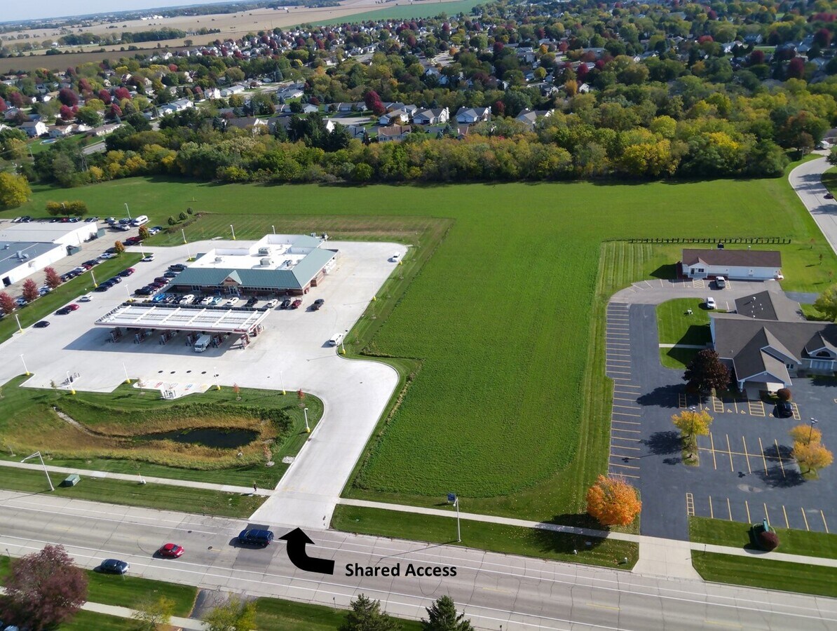 1090 N Wright Rd, Janesville, WI 53546 Retail Development Opportunity