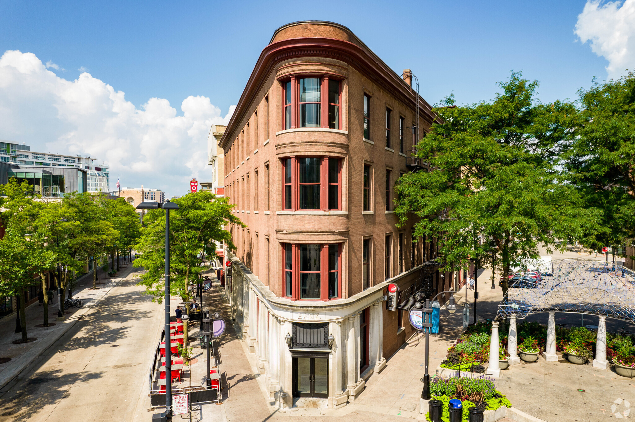 100 State St, Madison, WI for sale Primary Photo- Image 1 of 1