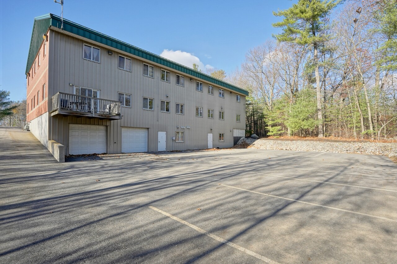 5 Batchelder Rd, Seabrook, NH 03874 Office for Sale