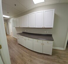 700 Old Roswell Lakes Pky, Roswell, GA for lease Interior Photo- Image 1 of 25