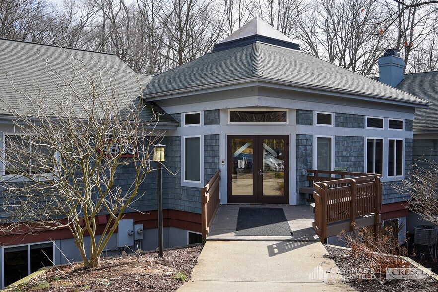 4835 Darrow Rd, Stow, OH for sale - Building Photo - Image 1 of 1