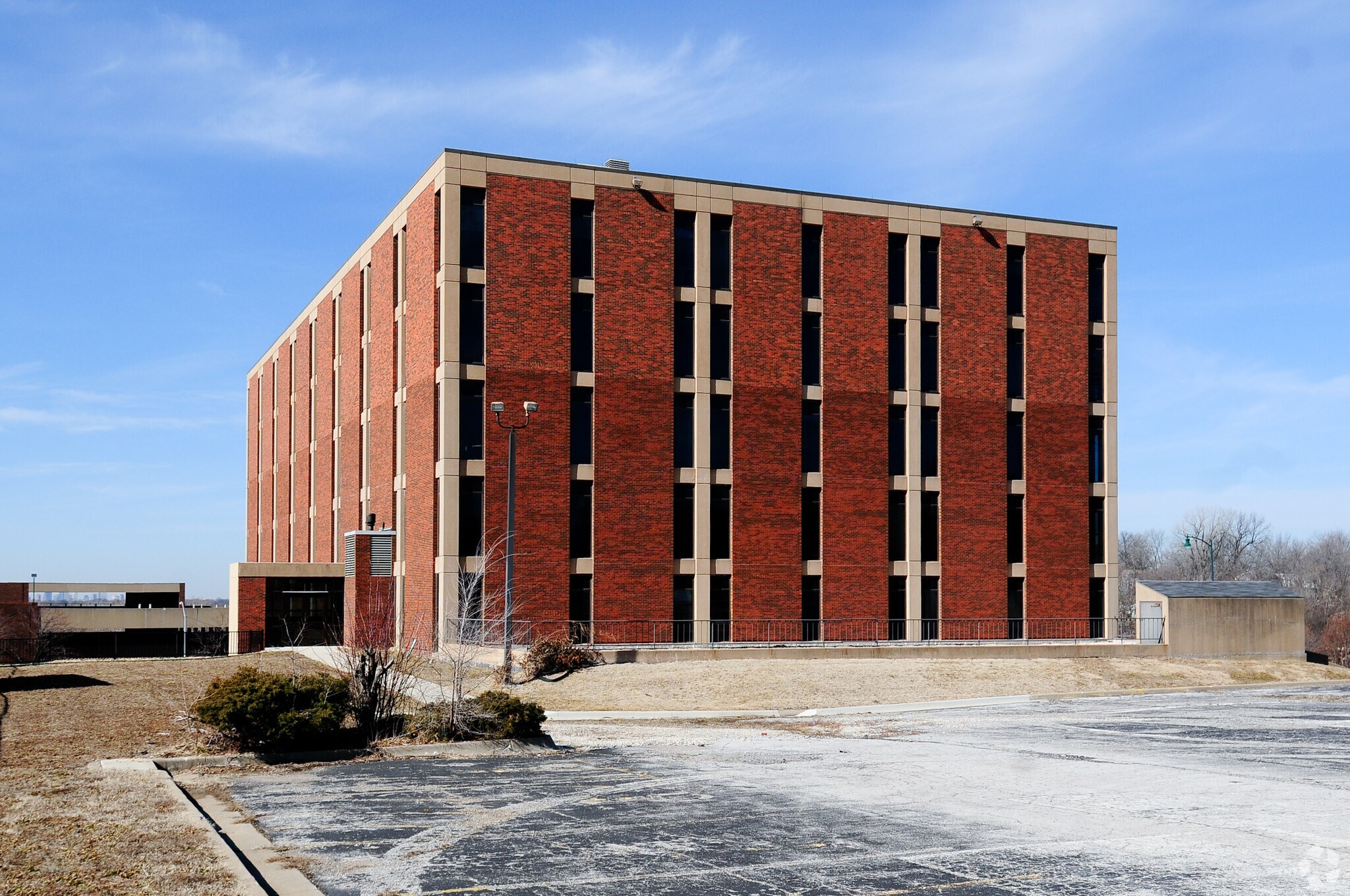 1515 W Truman Rd, Independence, MO for sale Primary Photo- Image 1 of 1