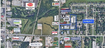 1821 S 1st St, Rogers, AR for lease Interior Photo- Image 2 of 5