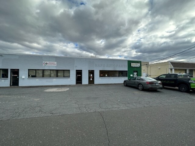 388 Danbury Rd, Wilton, CT for lease - Building Photo - Image 1 of 7