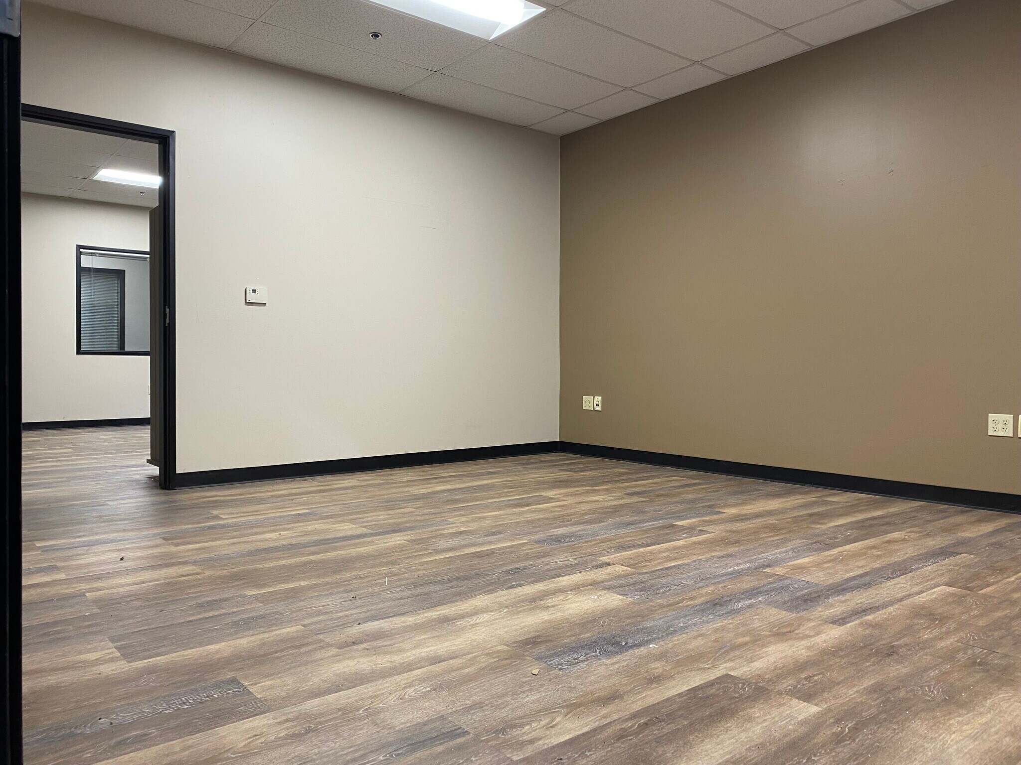 3901 SE Naef Rd, Portland, OR for lease Interior Photo- Image 1 of 8