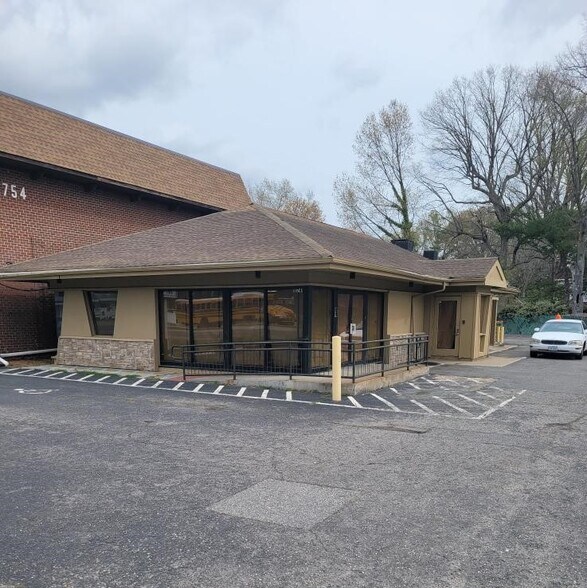 10744 Jefferson Ave, Newport News, VA 23601