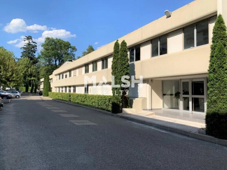 Office in Écully for lease - Building Photo - Image 1 of 5