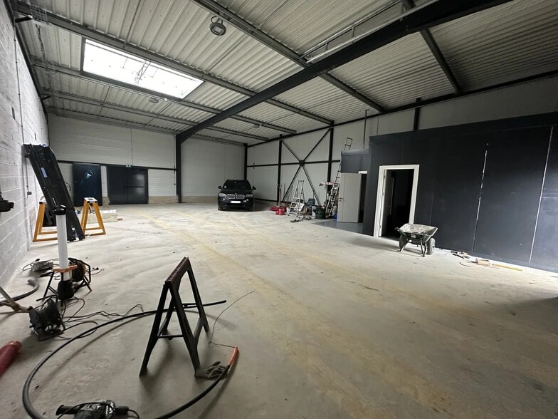 Flex in Charleville-Mézières for lease - Interior Photo - Image 2 of 6