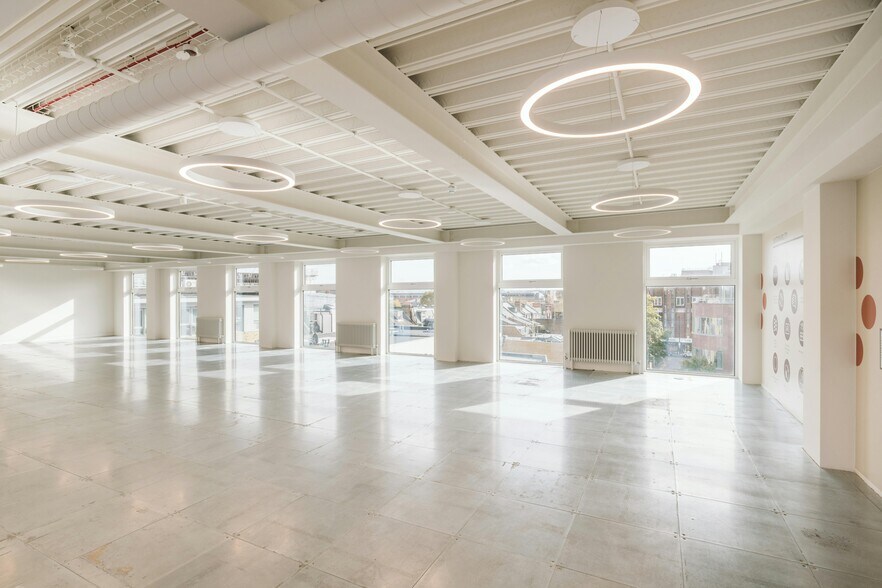 2A Mansel Rd, London for lease - Building Photo - Image 2 of 6