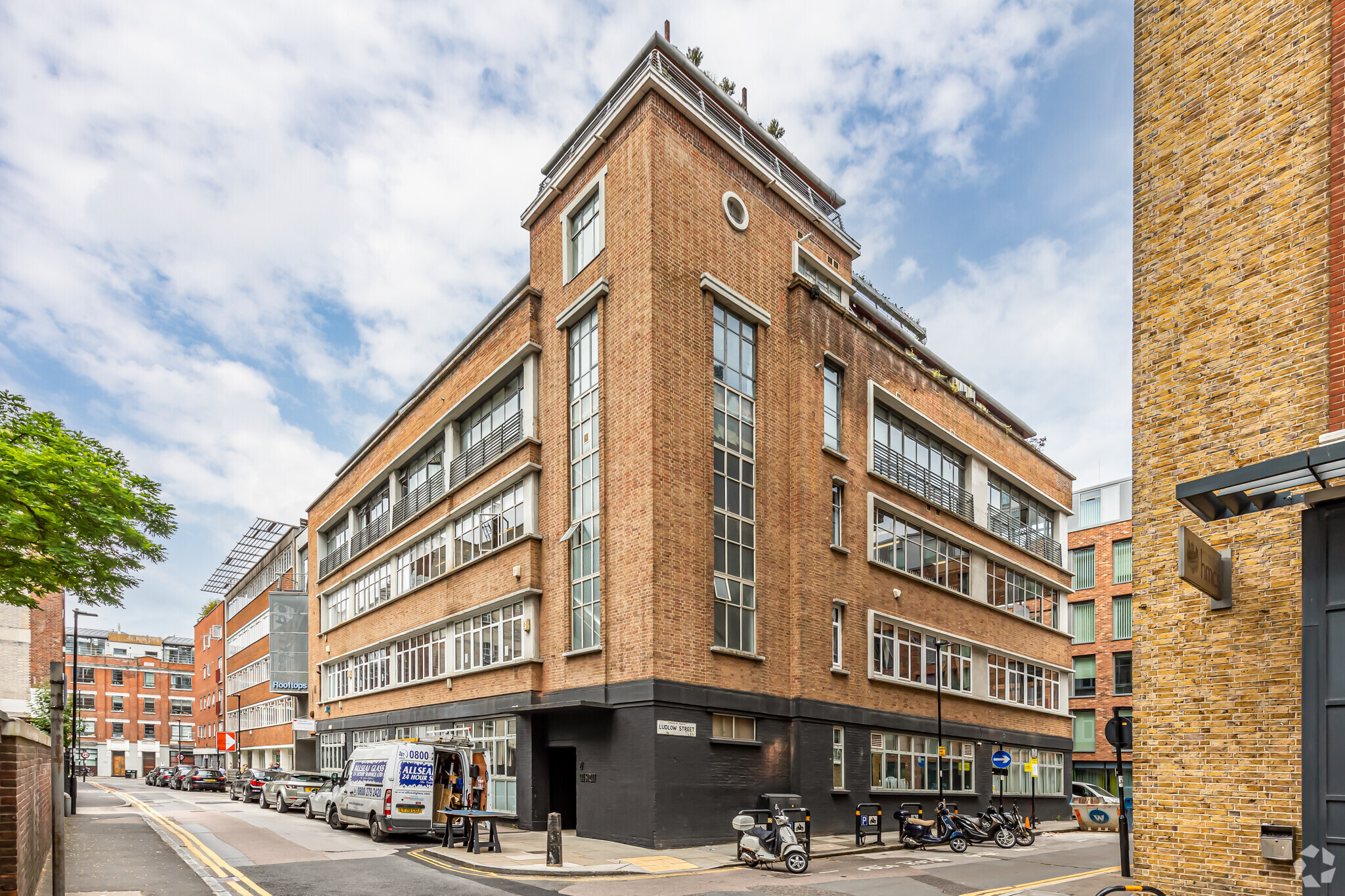 15-27 Gee St, London for lease Primary Photo- Image 1 of 16