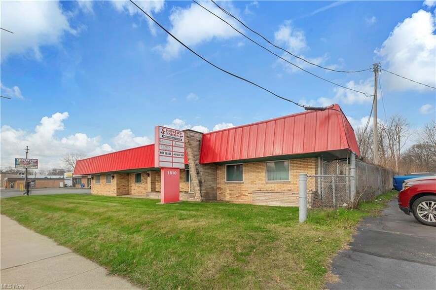 1610 Mentor Ave, Painesville, OH for sale - Building Photo - Image 1 of 1