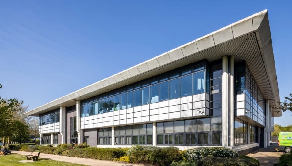 Riverside Way, Camberley for lease - Building Photo - Image 3 of 12